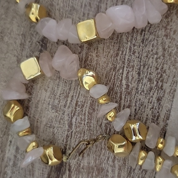 Elegant Pink Rose Quartz and gold tone Beaded Necklace - Picture 3 of 3